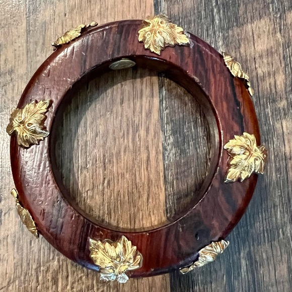 DOMINIQUE AURIENTIS Paris Vintage Wood Bangle with Leaf Motif - Picture 11 of 11